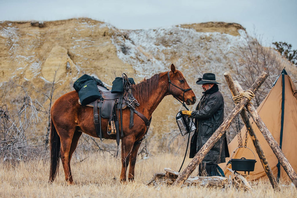 Horse Saddlebags with Insulated Storage D70639
